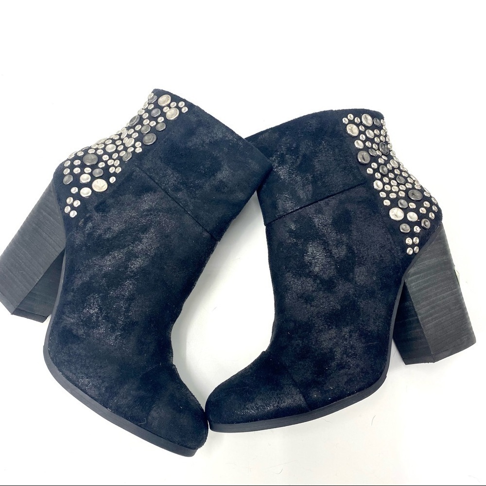 Cosmopolitan studded chunky heel booties 9.5